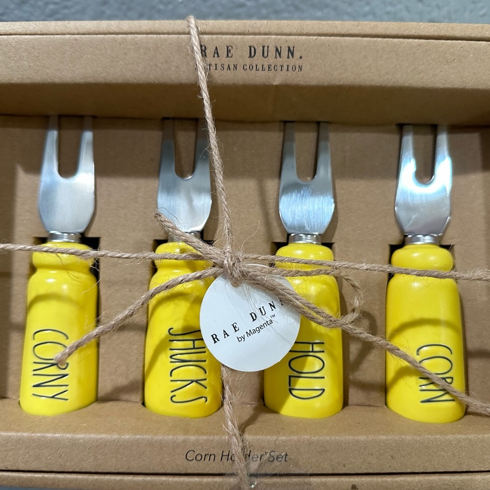 Rae Dunn corn holder set